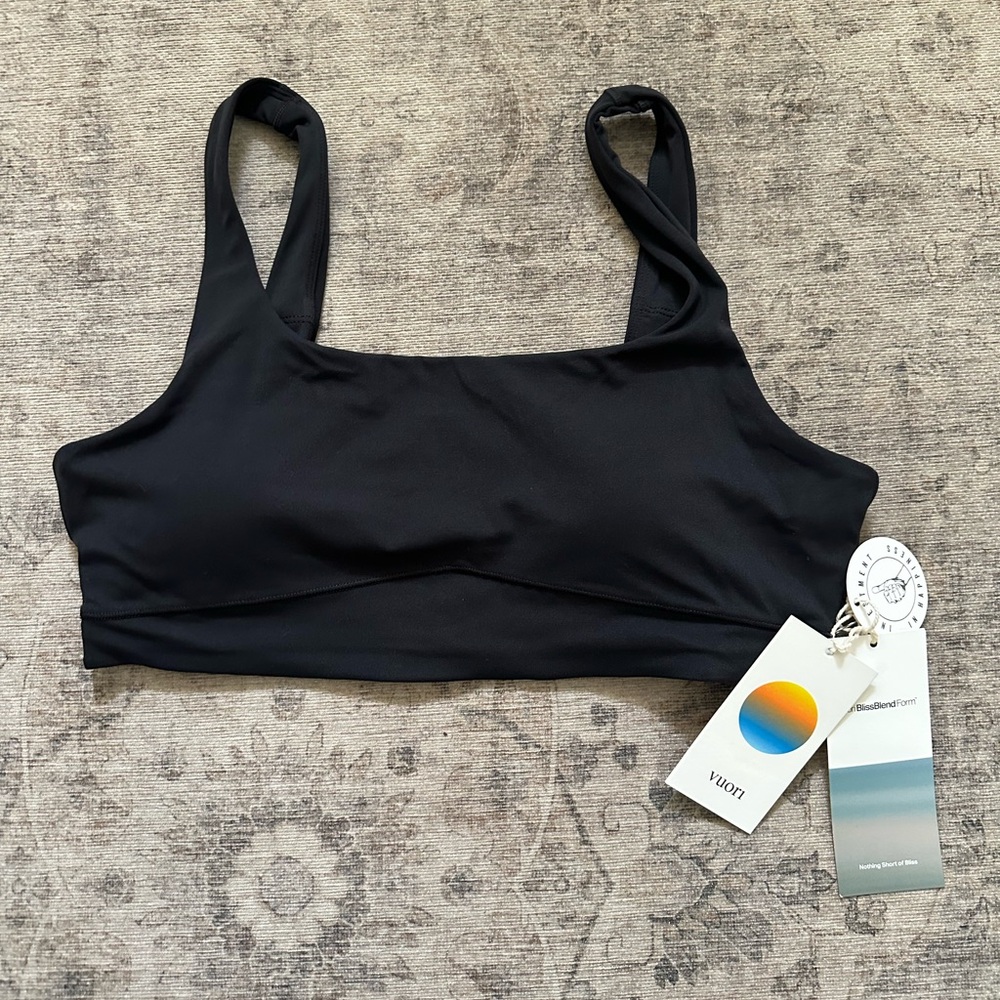 NWT Vuori Black Performance Bra